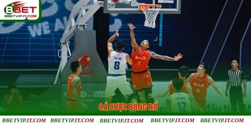 Người chơi hòa mình vào những trận bóng rổ kịch tính